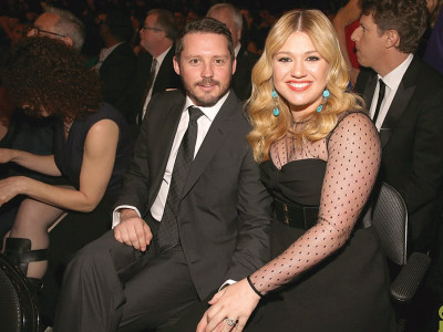 did you know kelly clarkson is getting hitched