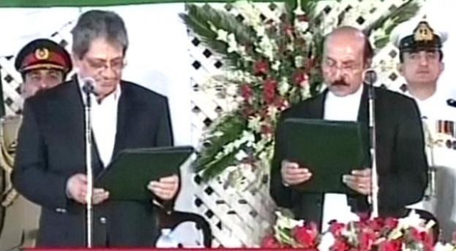 qaim ali shah takes oath as sindh chief minister photo express qaim ali shah takes oath as sindh chief minister photo express