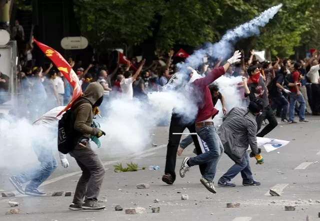 demonstrators clash with turkish riot police during a protest against turkey 039 s prime minister tayyip erdogan and his ruling ak party in central ankara on june 2 2013 photo reuters demonstrators clash with turkish riot police during a protest against turkey 039 s prime minister tayyip erdogan and his ruling ak party in central ankara on june 2 2013 photo reuters
