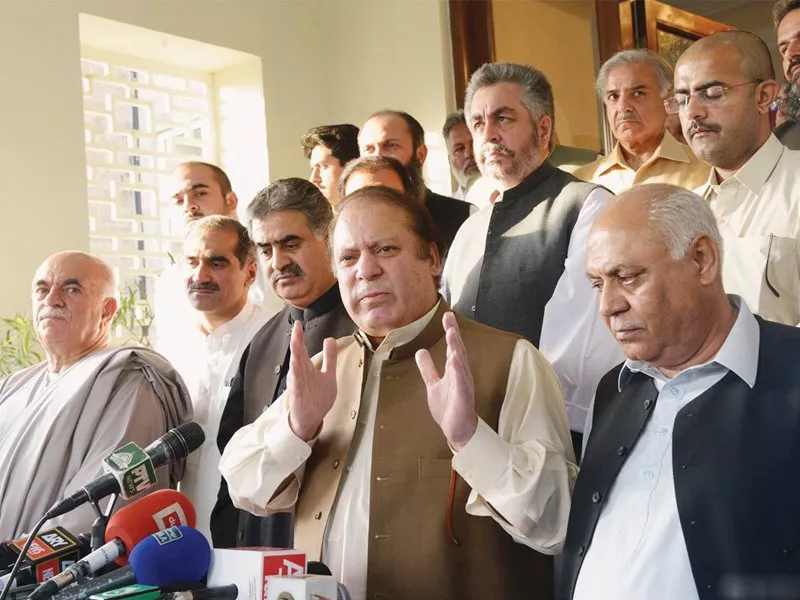 pml n president nawaz sharif flanked by leaders of coalition parties in balochistan addresses a news conference in murree photo online pml n president nawaz sharif flanked by leaders of coalition parties in balochistan addresses a news conference in murree photo online