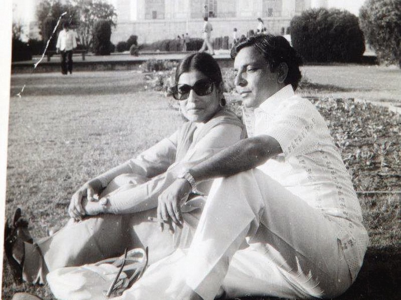 saghar with his wife in front of the taj mahal in india photo facebook profile