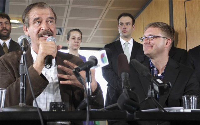 former president of mexico vicente fox l talks during a news conference next to marijuana entrepreneur and ceo of diego pellicer inc jamen shively r in seattle photo reuters former president of mexico vicente fox l talks during a news conference next to marijuana entrepreneur and ceo of diego pellicer inc jamen shively r in seattle photo reuters