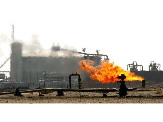 pakistan s total recoverable gas reserves stand at around 14 772 trillion cubic feet whereas daily production averages around 4 000 million cubic feet photo file pakistan s total recoverable gas reserves stand at around 14 772 trillion cubic feet whereas daily production averages around 4 000 million cubic feet photo file