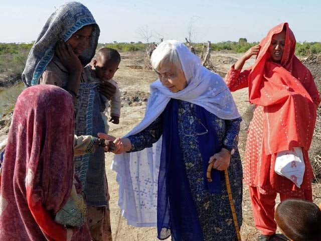 ruth pfau c head of a pakistani charity fighting leprosy and blindness meets people in flood affected southern pakistan in december 2010 photo afp ruth pfau c head of a pakistani charity fighting leprosy and blindness meets people in flood affected southern pakistan in december 2010 photo afp
