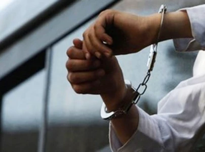 graft suspect escapes custody