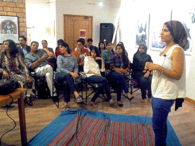 hira nabi talks to the audience at t2f photo athar khan express hira nabi talks to the audience at t2f photo athar khan express
