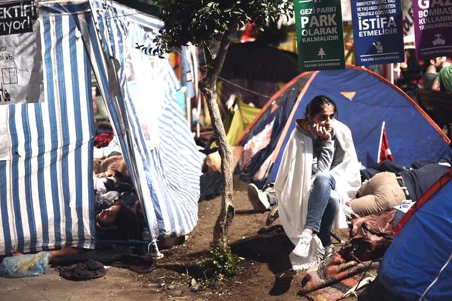 protesters spend their night at taksim 039 s gezi park in istanbul on june 10 2013 photo afp