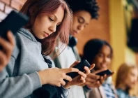 canada moves to ban social media for u 16