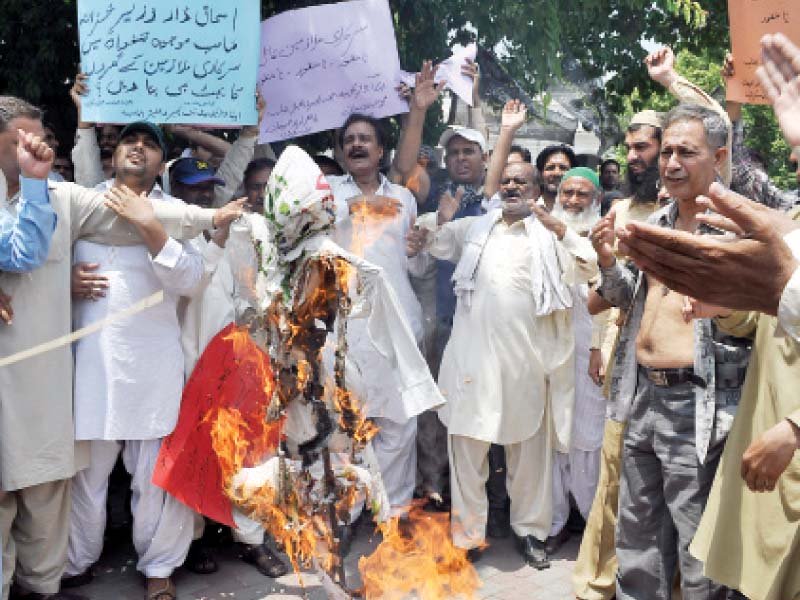 staff members of e amp t took part in apca s protest against government s decision to not increase salaries of government employees photo riaz ahmed shafiq malik express