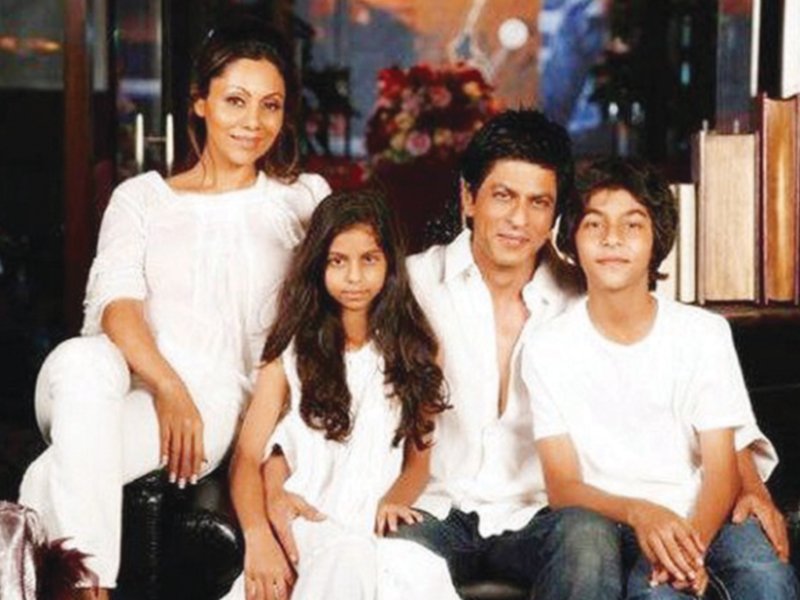 srk once again stands out as number one after 11 000 indians voted for him as the best father photo file