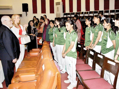 international exposure 10 women hockey players leave for us today