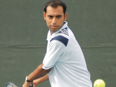 tennis aqeel to face shaukat in final today