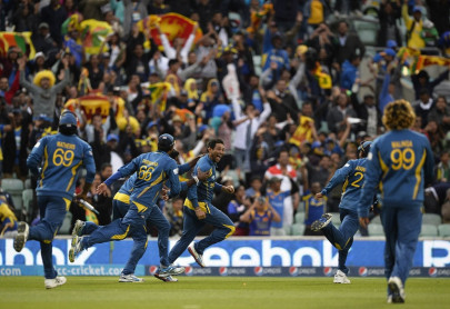 cricket sri lanka oust aussies to qualify for semis
