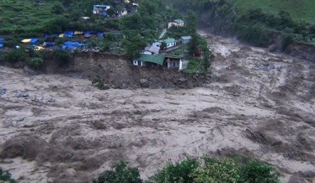 houses perch precariously as river banks collapse in india 039 s northern state of uttarakhand on june 17 photo afp houses perch precariously as river banks collapse in india 039 s northern state of uttarakhand on june 17 photo afp