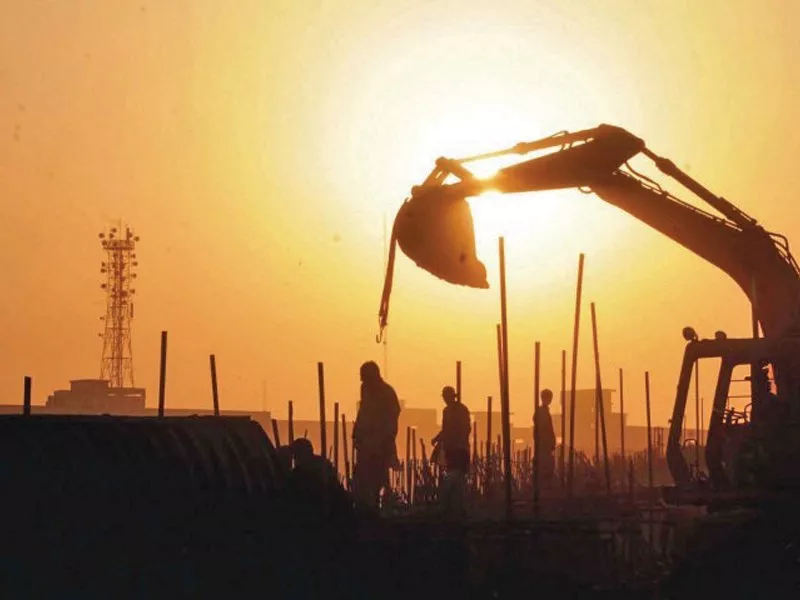 during the july 2012 and march 2013 period the construction sector grew 5 2 compared to 3 2 in the corresponding period of last year the construction sector s share in the country s gdp is estimated to be 2 4 photo file during the july 2012 and march 2013 period the construction sector grew 5 2 compared to 3 2 in the corresponding period of last year the construction sector s share in the country s gdp is estimated to be 2 4 photo file