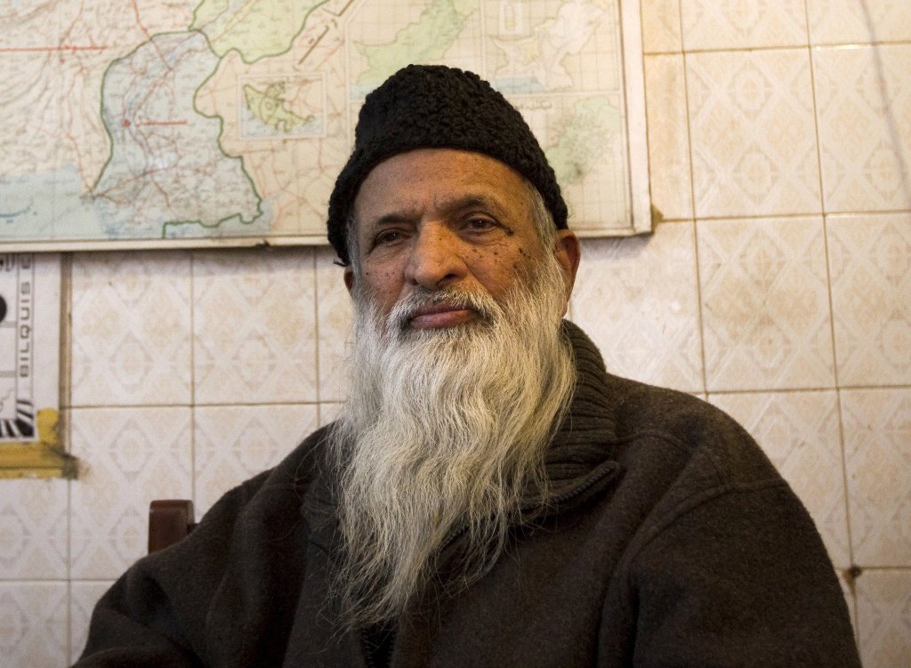 edhi suffers from kidney failure to stay on dialysis rest of his life