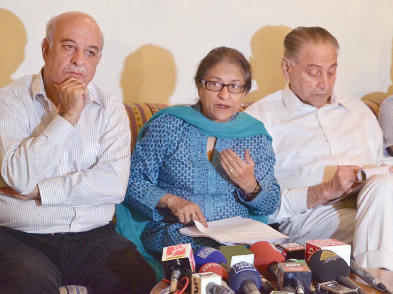 human rights activist asma jahangir replies to a question during a press conference on missing persons of balochistan photo ppi