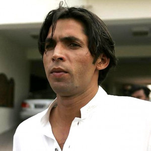 muhammad asif robbed in lahore