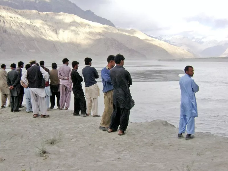 villagers looking on helplessly as erosion continues photo shabbir mir express villagers looking on helplessly as erosion continues photo shabbir mir express