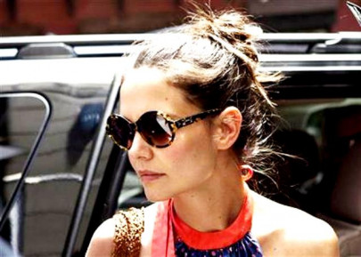 katie holmes to throw divorce party