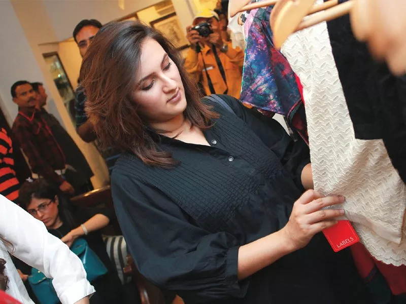 mera anwar launches her western wear brand at labels in karachi photo publicity mera anwar launches her western wear brand at labels in karachi photo publicity