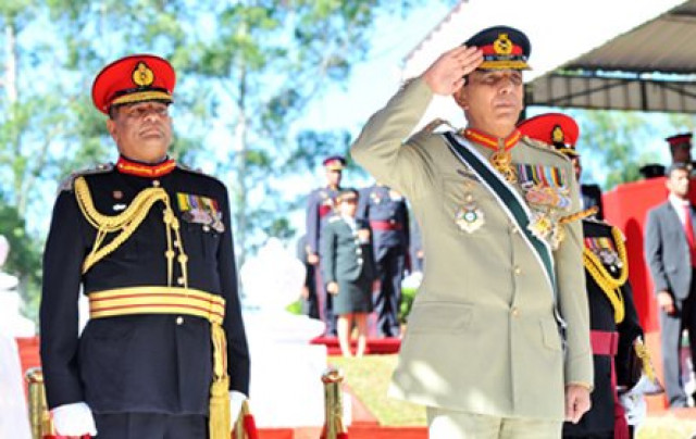 pakistan army chief gen ashfaq pervez kayani r and commander sri lanka army general jagath jayasuriya at the sri lankan military academy on saturday photo ispr pakistan army chief gen ashfaq pervez kayani r and commander sri lanka army general jagath jayasuriya at the sri lankan military academy on saturday photo ispr
