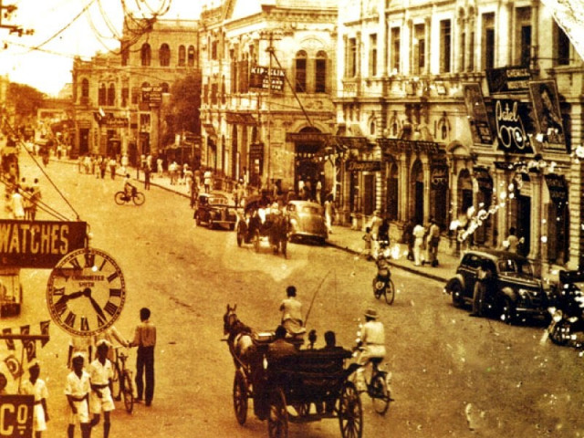 a busy street in karachi where horse driven buggies ran by the side of motor cars photo courtesy sindh through the centuries a busy street in karachi where horse driven buggies ran by the side of motor cars photo courtesy sindh through the centuries