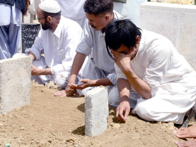 amid touching scenes quetta blast victims buried