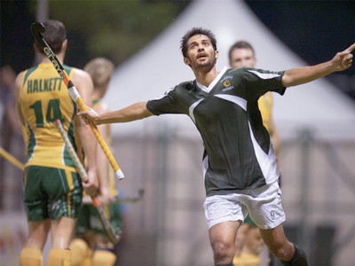 greenshirts thrash south africa 6 2 at hwl