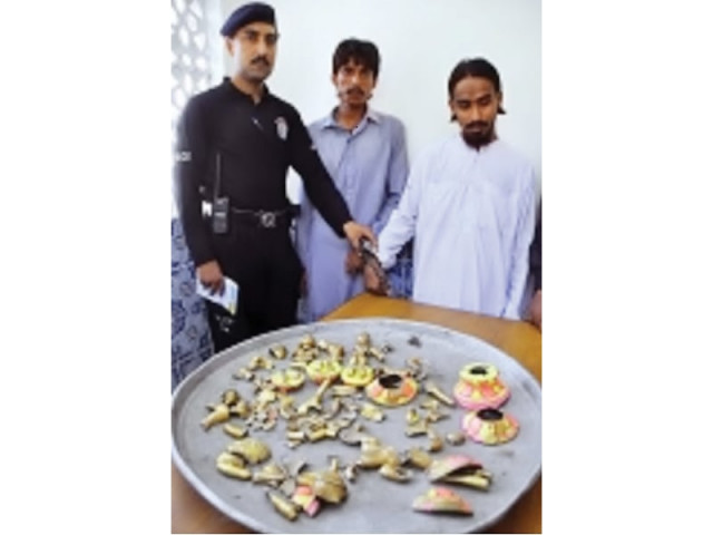broken pieces of the idols stolen from the harijan temple were seized by the larkana police from a junk dealer s shop photo online broken pieces of the idols stolen from the harijan temple were seized by the larkana police from a junk dealer s shop photo online