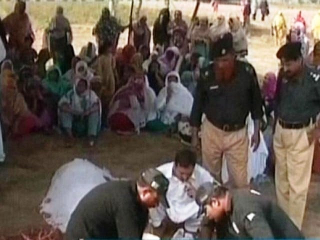 fifteen year old zainab 039 s grave was found open early wednesday morning photo express fifteen year old zainab 039 s grave was found open early wednesday morning photo express