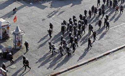 turkey police crack down on syria aid workers after unrest