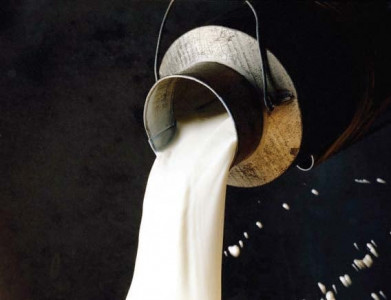 six hospitalised after drinking tainted milk