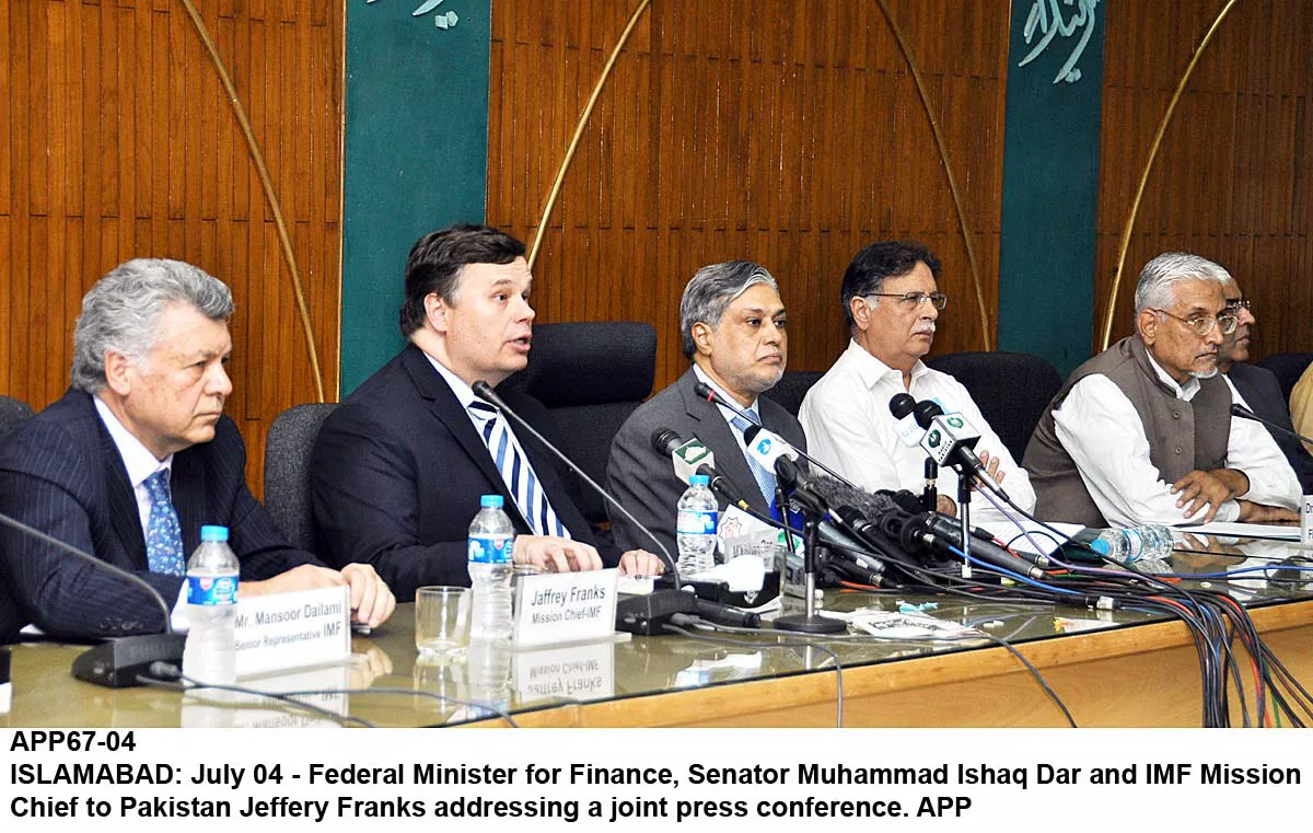 finance minister ishaq dar along with imf mission chief jeffery franks addressing the joint press conference about pakistan 039 s imf loan deal photo app finance minister ishaq dar along with imf mission chief jeffery franks addressing the joint press conference about pakistan 039 s imf loan deal photo app