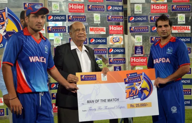 wapda 039 s mohammad ayub and asif ali receive the man of the match award in their ramazan t20 cup match against ubl photo pcb wapda 039 s mohammad ayub and asif ali receive the man of the match award in their ramazan t20 cup match against ubl photo pcb