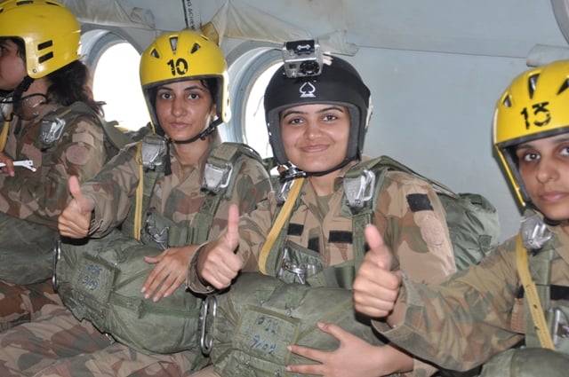 a total of 24 lady officers successfully completed the course at parachute training school peshawar photo ispr