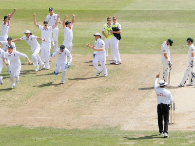 ashes england hold nerve to go 1 0 up