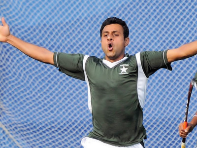 pakistan hockey hanif khan removed as coach