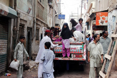 mqm demands rehabilitation of displaced kutchi community
