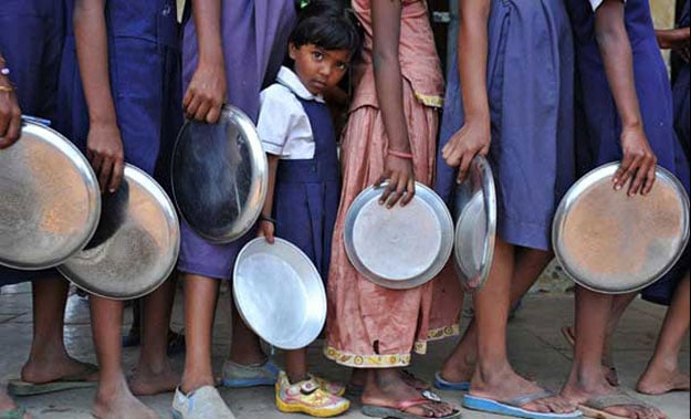 20 children died after eating their midday meal which appears to be poisonous photo afp