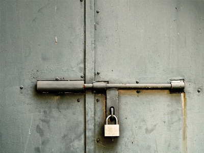 bad business money changer locks up army police officials