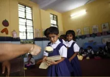 indian children refused to eat the free meals after the incident of deaths photo reuters indian children refused to eat the free meals after the incident of deaths photo reuters