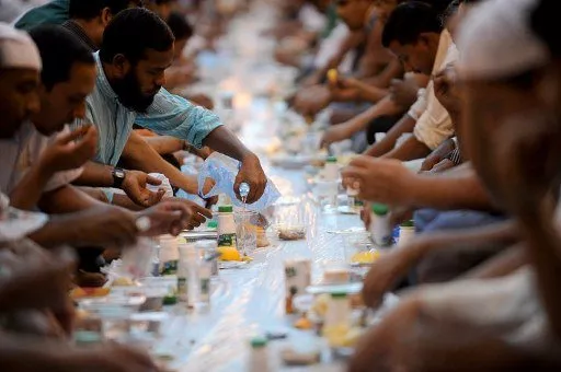 grand ayatollah nasser makarem shirazi has ruled out quot fasting and drinking at the same time quot photo afp grand ayatollah nasser makarem shirazi has ruled out quot fasting and drinking at the same time quot photo afp