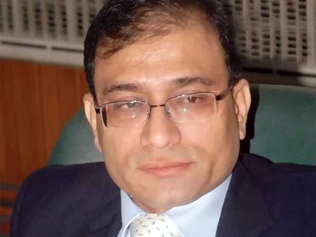 former karachi commissioner muhammad hussain syed did not appear for the hearing despite the court 039 s orders photo express news former karachi commissioner muhammad hussain syed did not appear for the hearing despite the court 039 s orders photo express news