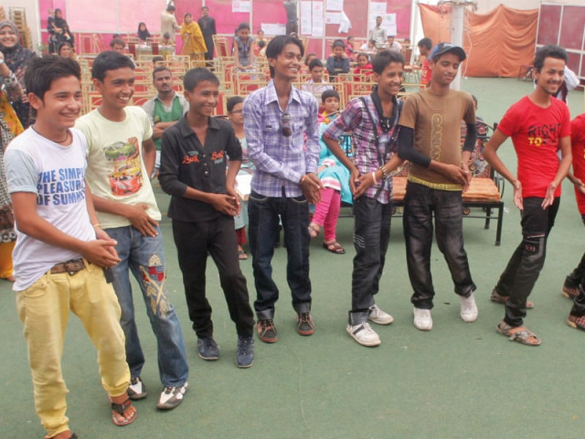 right to play organised a cultural day to celebrate diversity in korangi on thursday they gathered nearly 140 young men and women and a group of children to engage in various exercises on teamwork respect and brotherhood photo athar khan express right to play organised a cultural day to celebrate diversity in korangi on thursday they gathered nearly 140 young men and women and a group of children to engage in various exercises on teamwork respect and brotherhood photo athar khan express