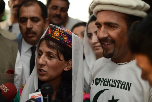 samina baig the first pakistani woman climber to summit the world 039 s highest peak mount everest talks to reporters on her arrival at benazir airport in islamabad on june 3 2013 photo afp samina baig the first pakistani woman climber to summit the world 039 s highest peak mount everest talks to reporters on her arrival at benazir airport in islamabad on june 3 2013 photo afp
