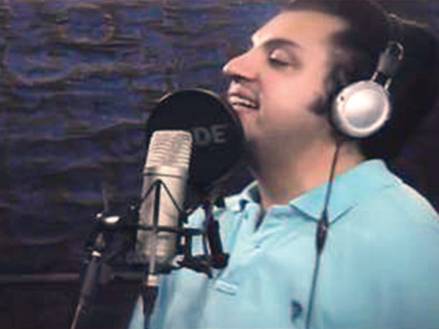 rahim khan says singers in peshawar should not limit themselves to pashto songs photo publicity rahim khan says singers in peshawar should not limit themselves to pashto songs photo publicity