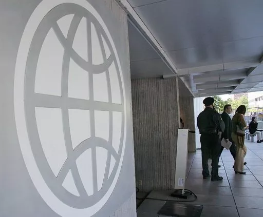 the world bank said it was placing iran 039 s loans in non performing status as it must do when a country has not made any payments for more than half a year photo afp the world bank said it was placing iran 039 s loans in non performing status as it must do when a country has not made any payments for more than half a year photo afp