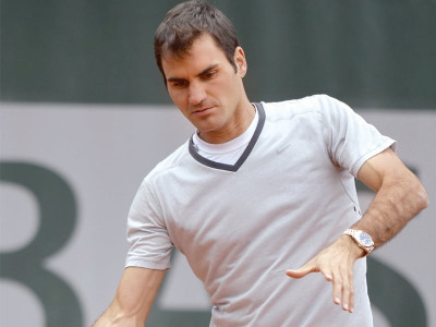 federer reaches hamburg quarters
