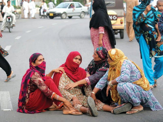 the family members relatives and neighbours of bilal who died in the custody on law enforcement agencies held a protest outside jinnah hospital the police and rangers are blaming each other for the death and alleged torture photo athar khan express the family members relatives and neighbours of bilal who died in the custody on law enforcement agencies held a protest outside jinnah hospital the police and rangers are blaming each other for the death and alleged torture photo athar khan express